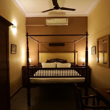 French Villa Пондичери Екстериор снимка