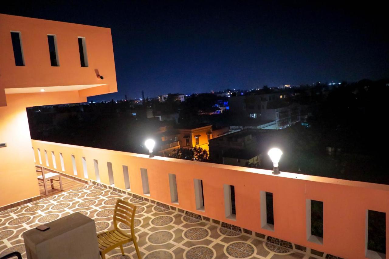 French Villa Пондичери Екстериор снимка