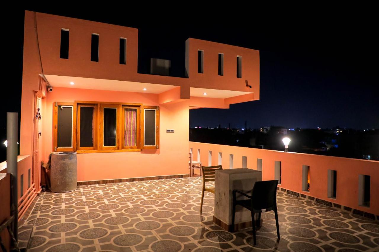 French Villa Пондичери Екстериор снимка