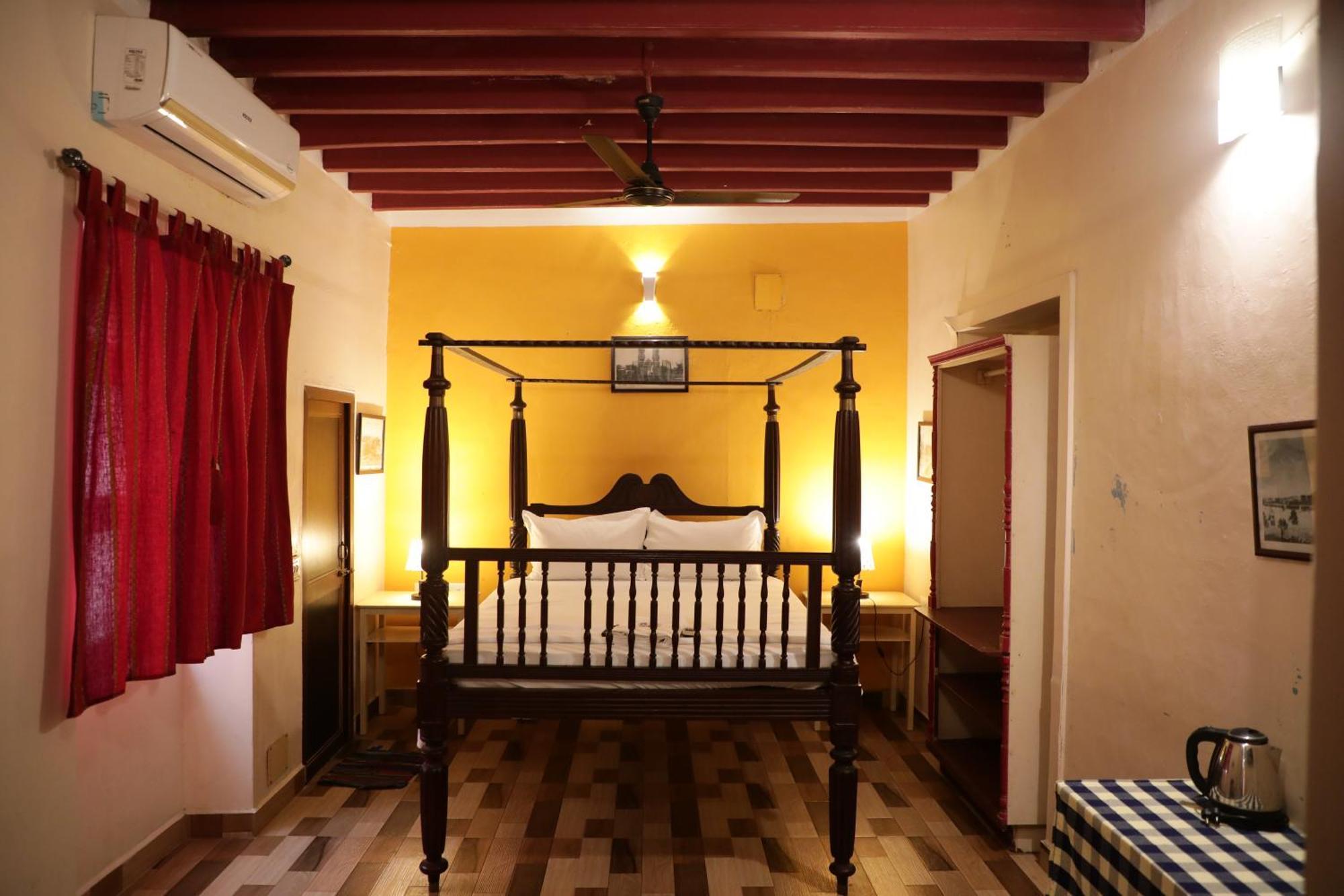 French Villa Пондичери Екстериор снимка