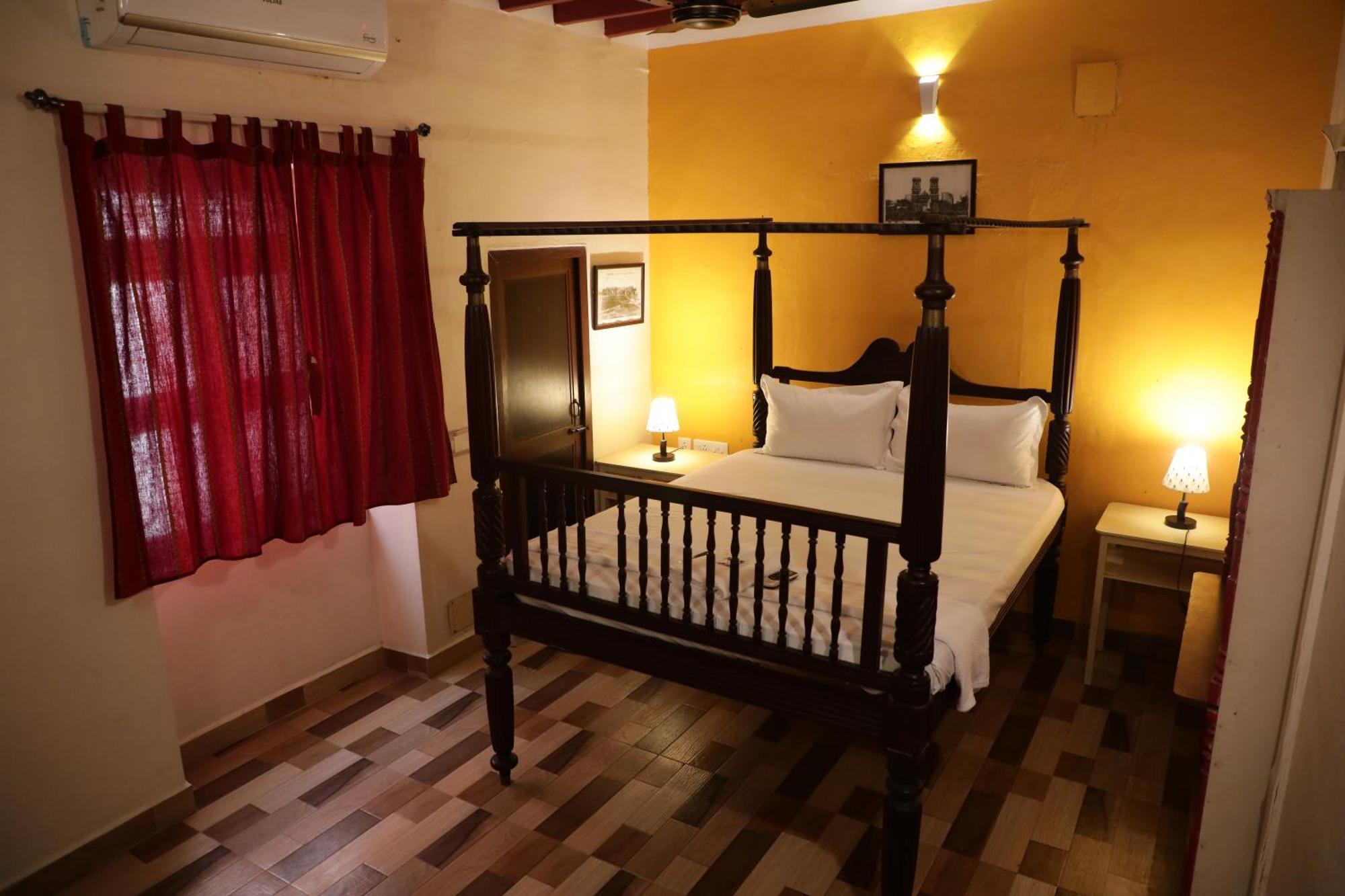 French Villa Пондичери Екстериор снимка